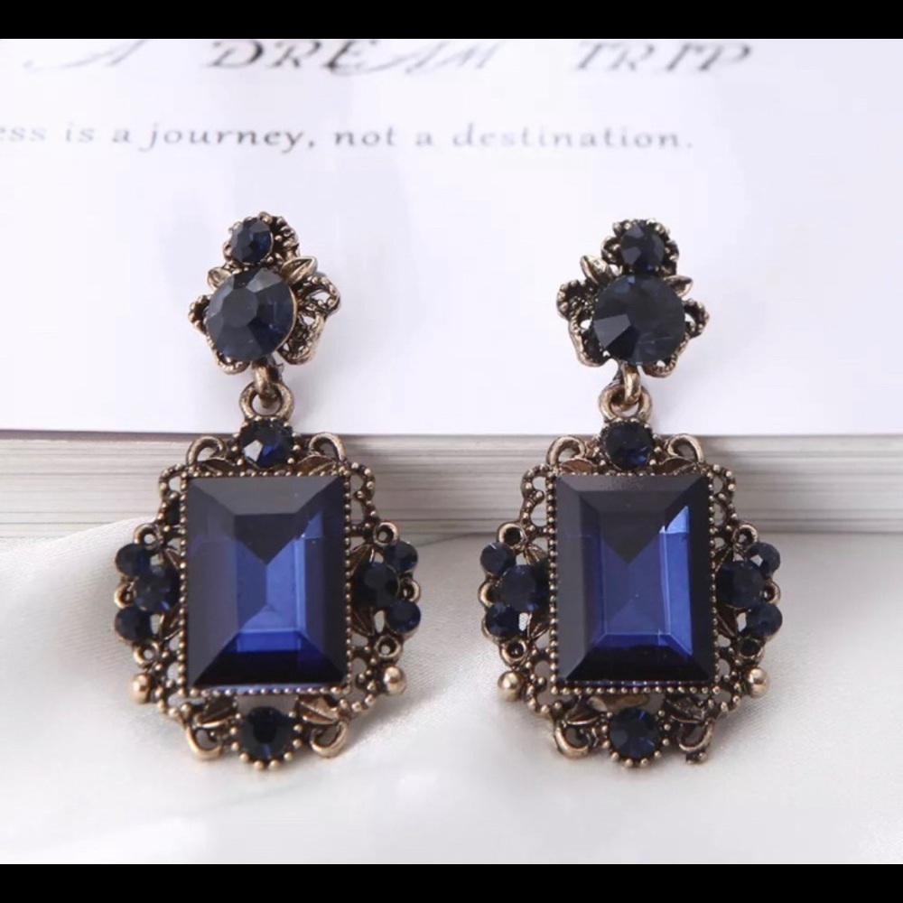 Vintage green / blue gem rhinestone earrings - Picture 5 of 9